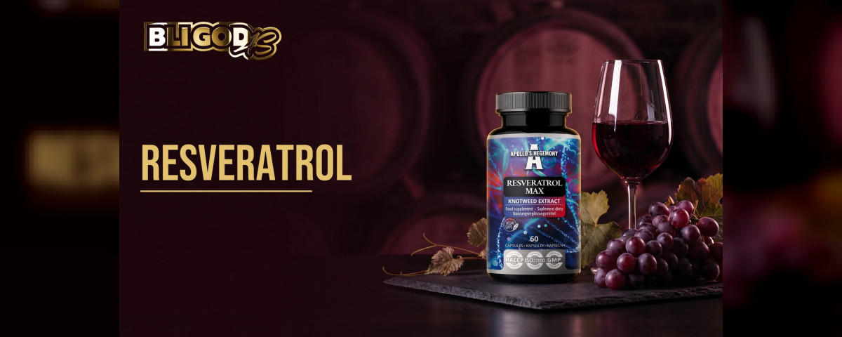 Bloggbanner fra Bli God med teksten «Resveratrol»: boks med trans-resveratrol 500 mg ved et glass rødvin og røde druer i en vinkjeller